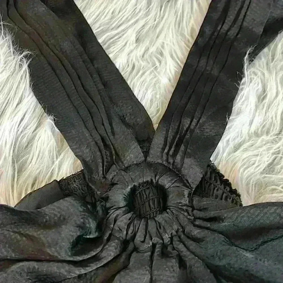 Hutch Design Versi Black Halter Top - Picture 4 of 14